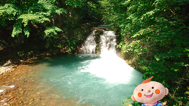 ほぺたんと小泉の滝・大泉の滝の写真