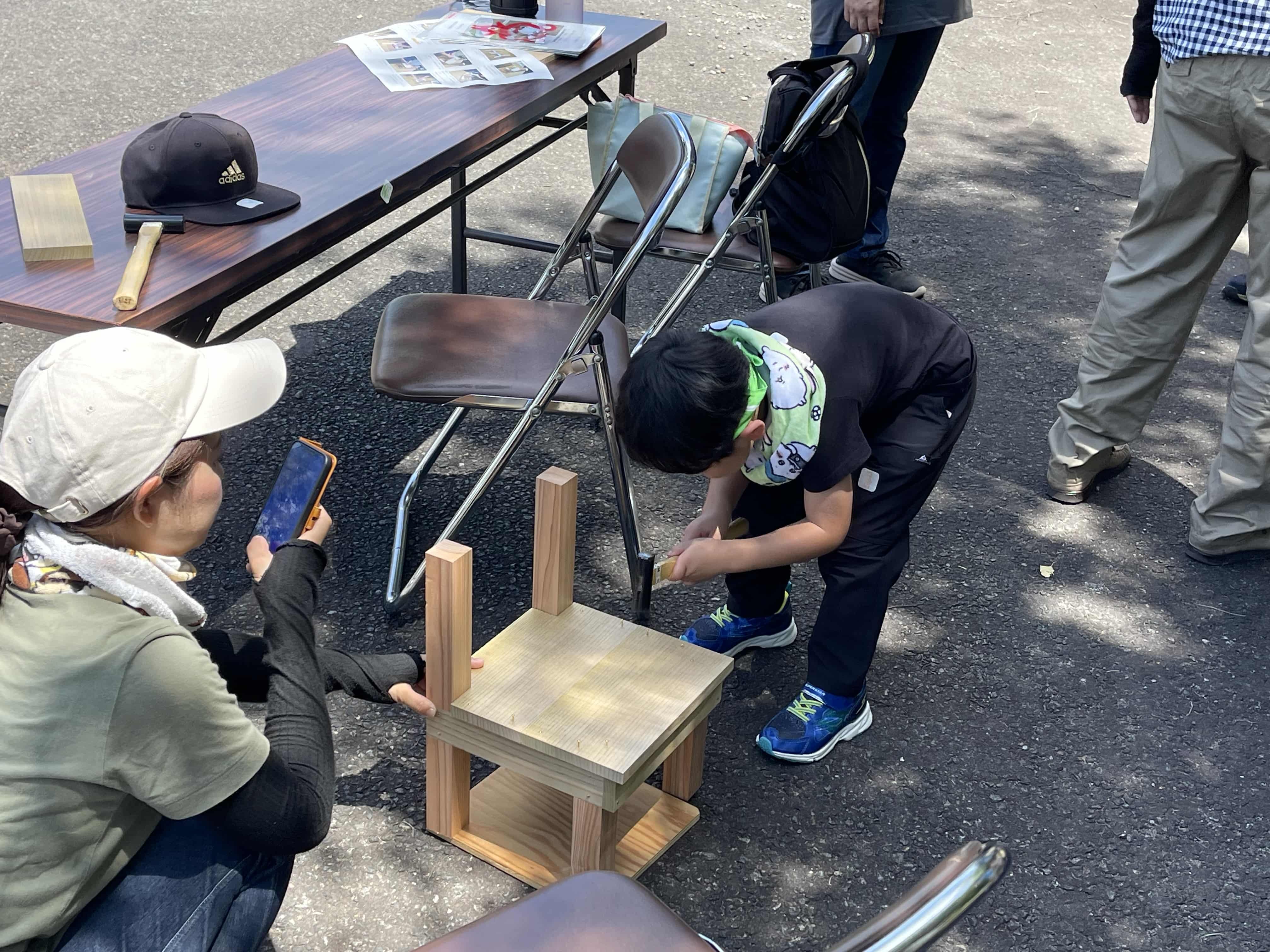 手づくりのイスを作るよ！