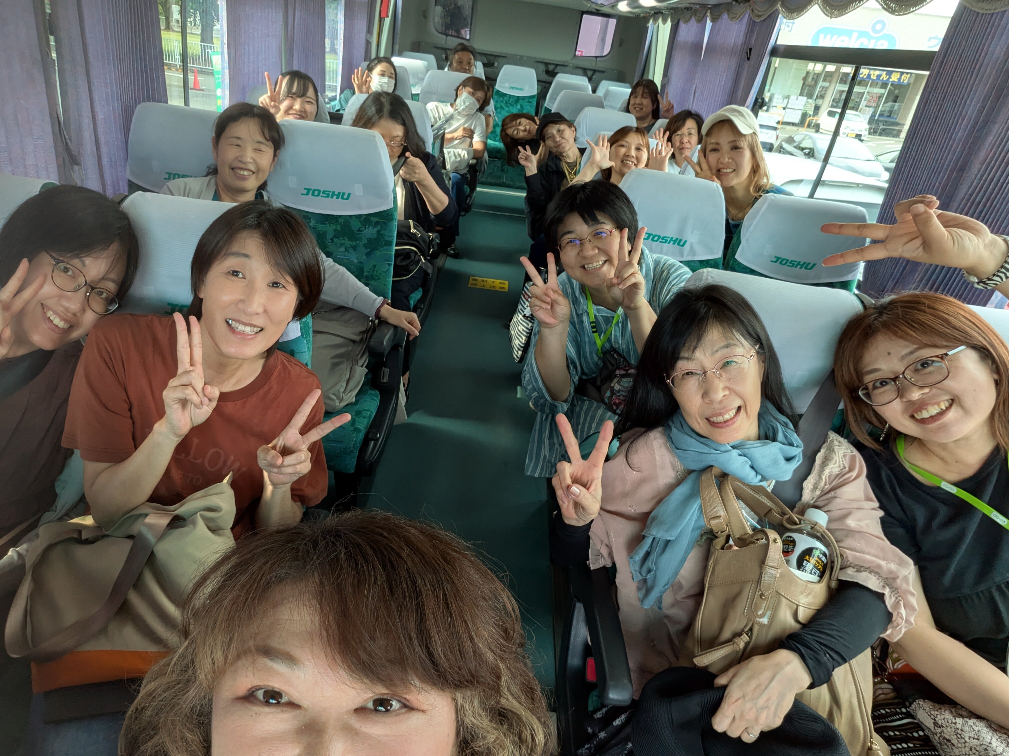 バス車内の様子